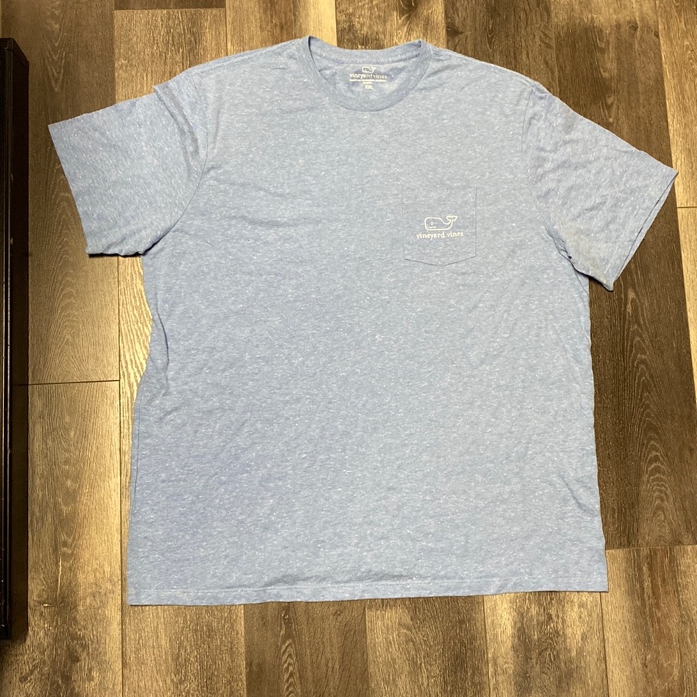 Men’s Vineyard Vines shirt